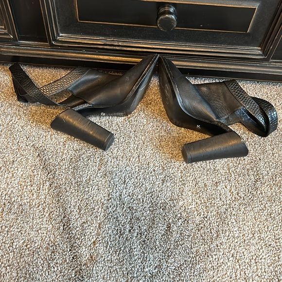 KENNETH COLE NEW YORK LEATHER MULE ANKLE BOOTS W/ANKLE WRAP STRAPS - Picture 4 of 6